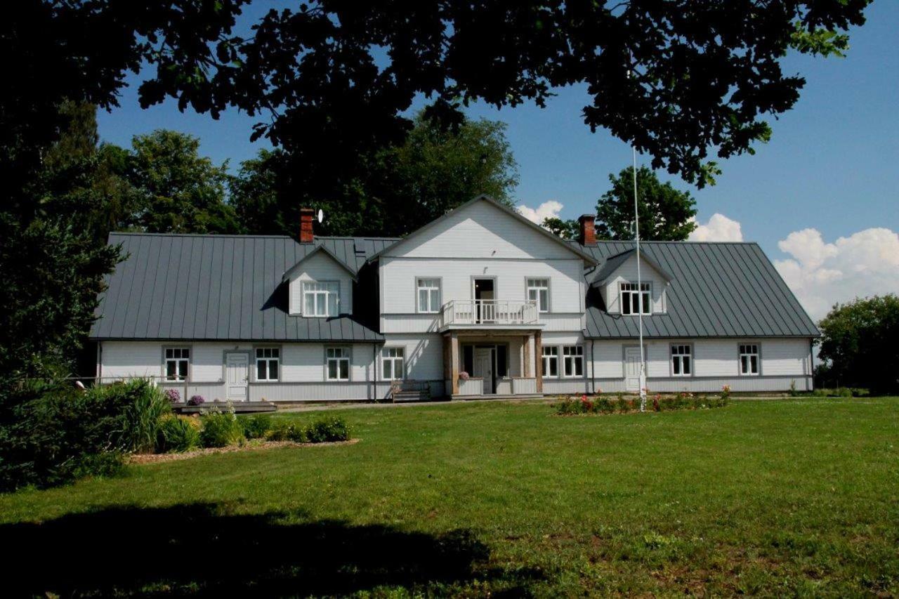 Meke Hotel Mustkalni Kültér fotó