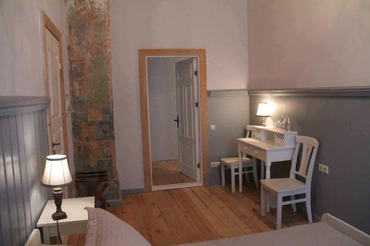 Meke Hotel Mustkalni Kültér fotó