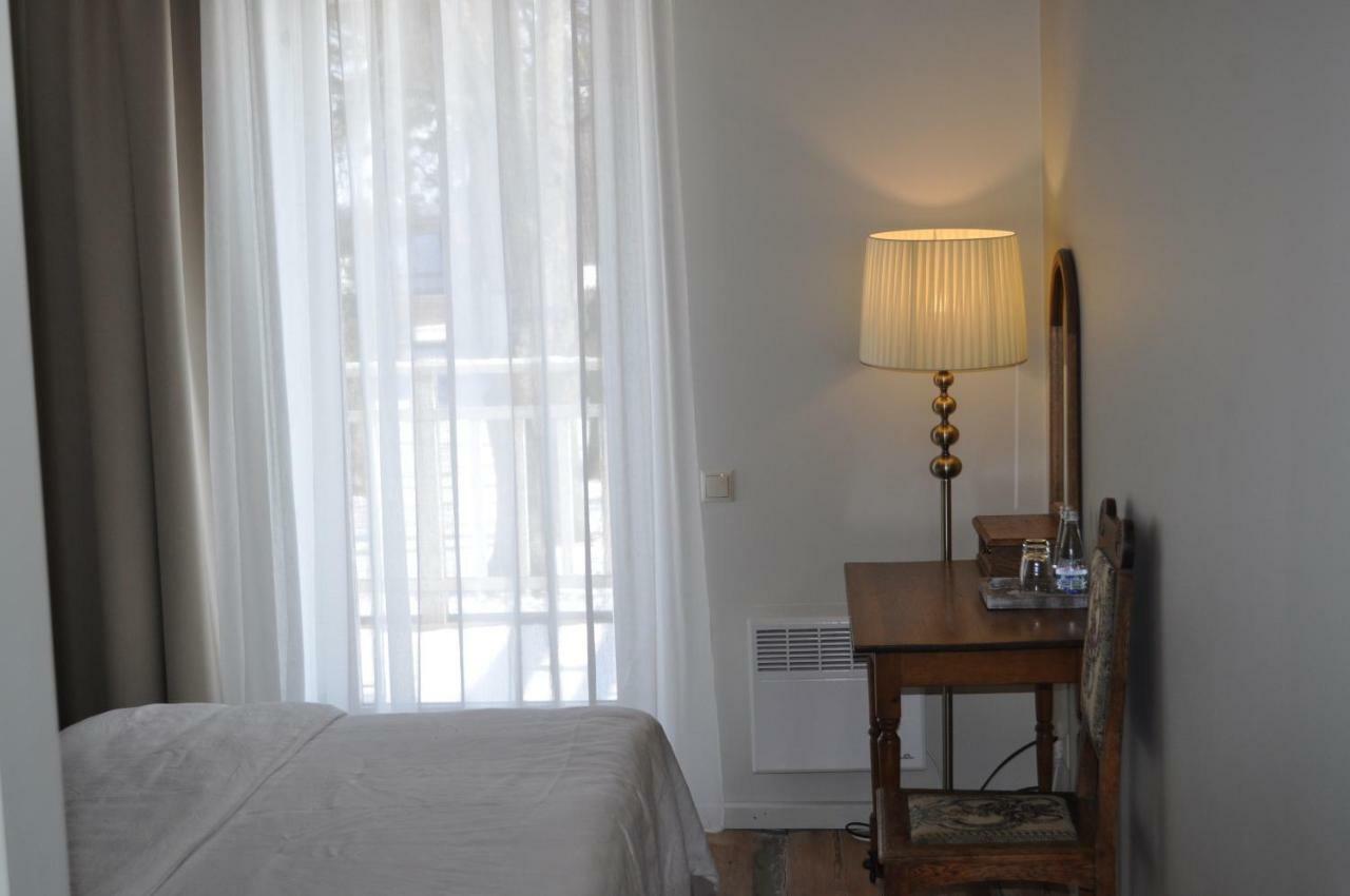 Meke Hotel Mustkalni Kültér fotó