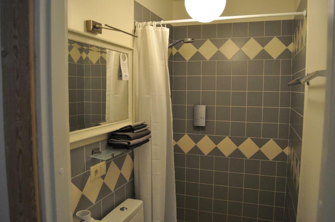 Meke Hotel Mustkalni Kültér fotó