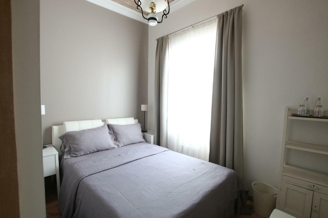 Meke Hotel Mustkalni Kültér fotó