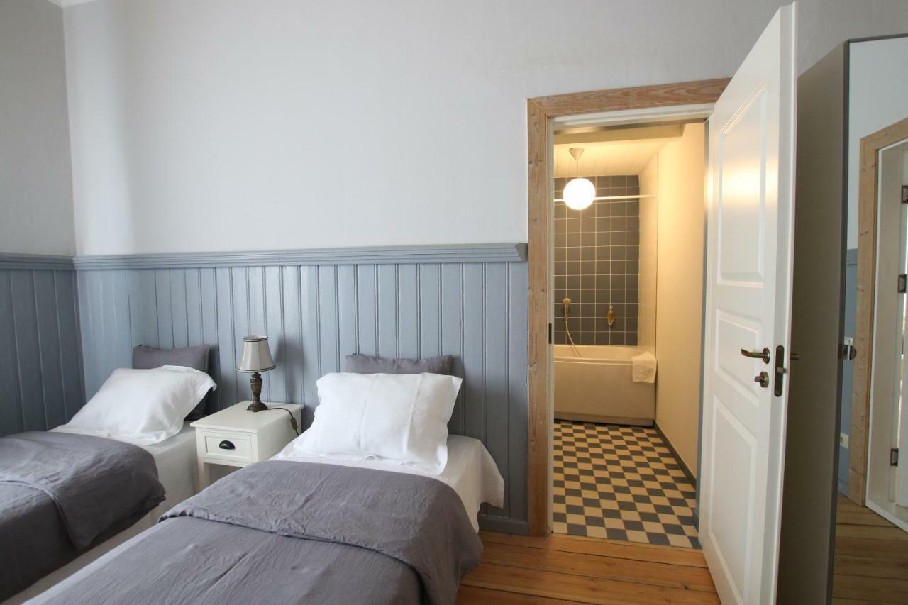 Meke Hotel Mustkalni Kültér fotó